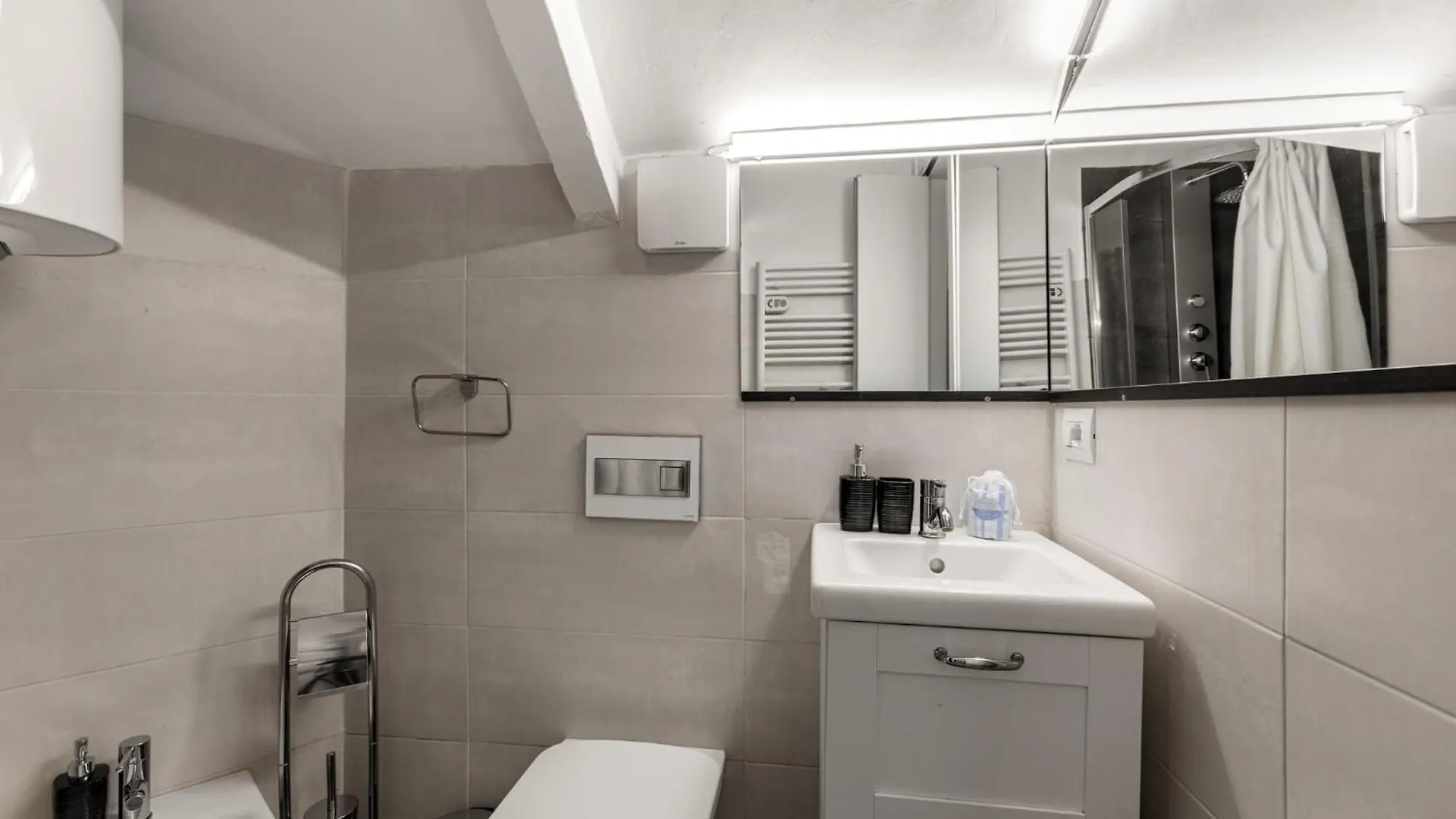 Tortona Metro 200M - Charming Attic - Wifi Διαμέρισμα Μιλάνο