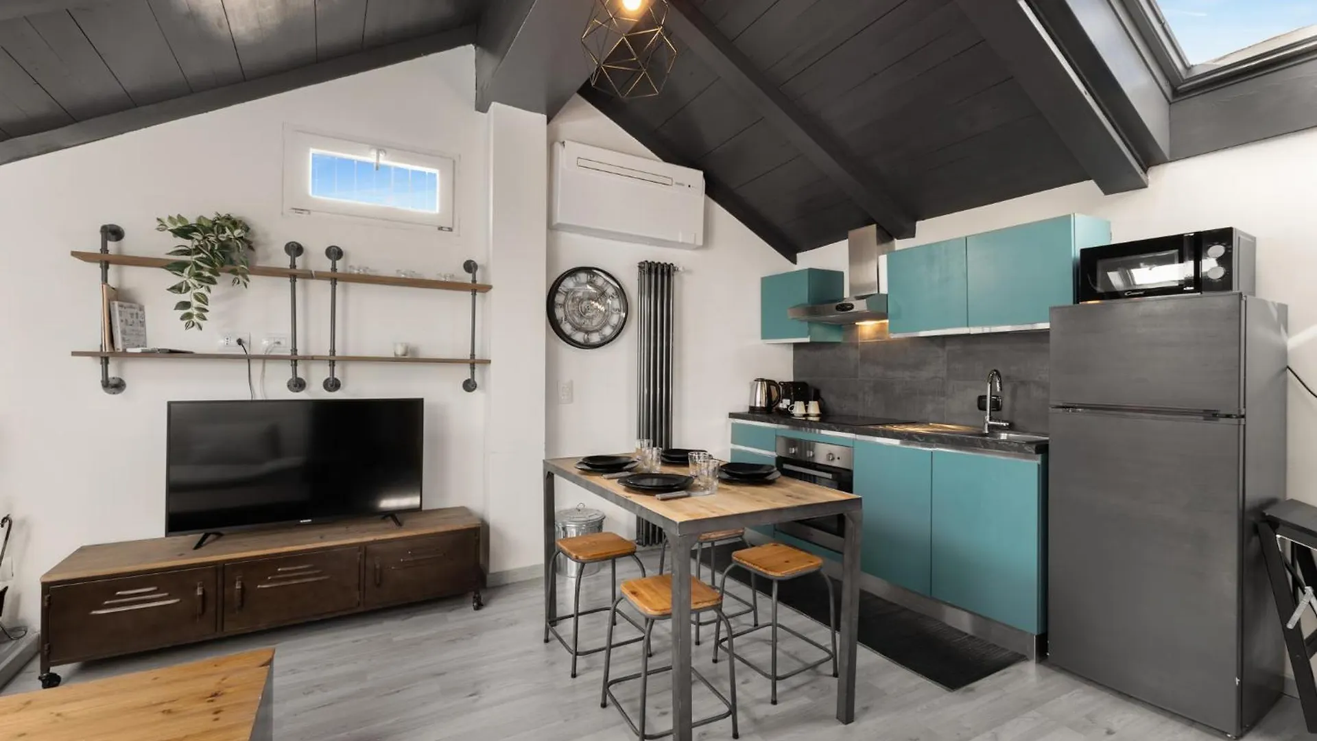 Tortona Metro 200M - Charming Attic - Wifi Διαμέρισμα Μιλάνο