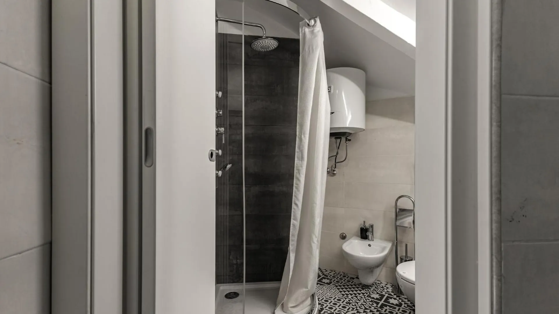 Tortona Metro 200M - Charming Attic - Wifi Διαμέρισμα Μιλάνο Ιταλία