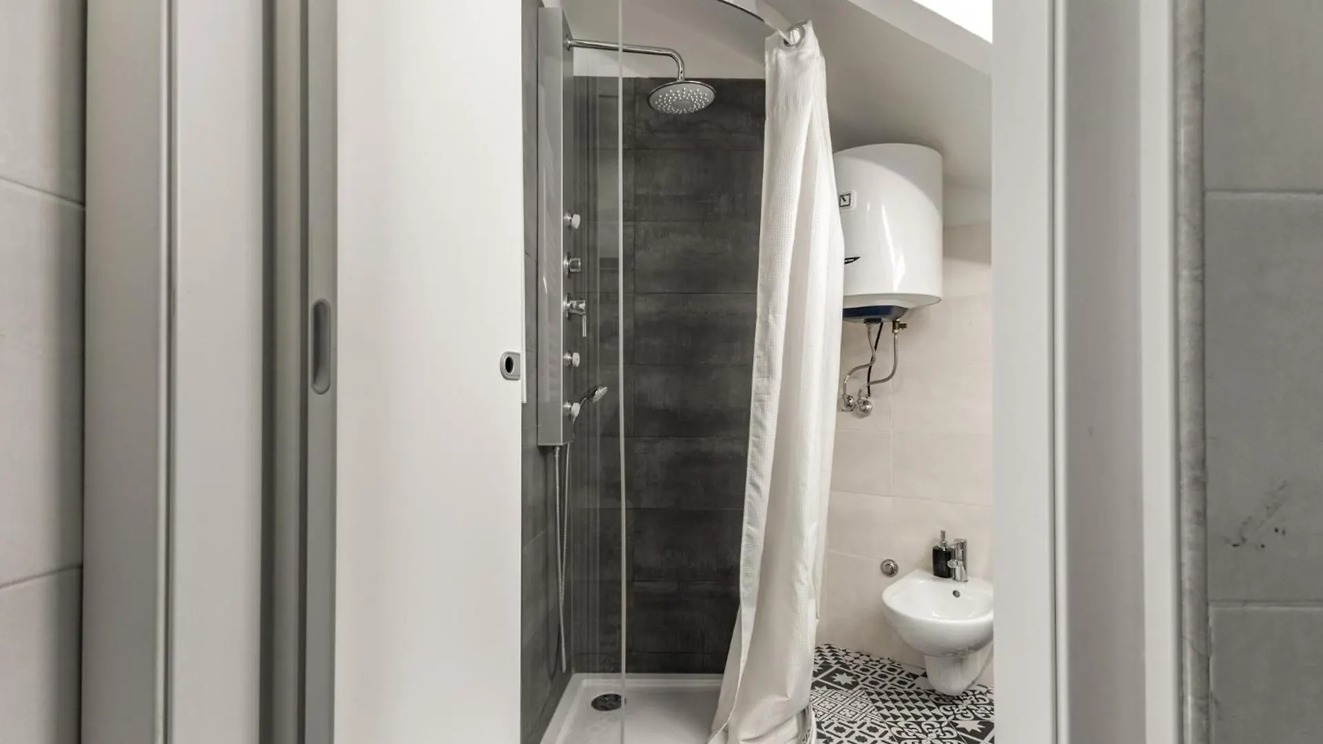 Tortona Metro 200M - Charming Attic - Wifi Διαμέρισμα Μιλάνο Ιταλία